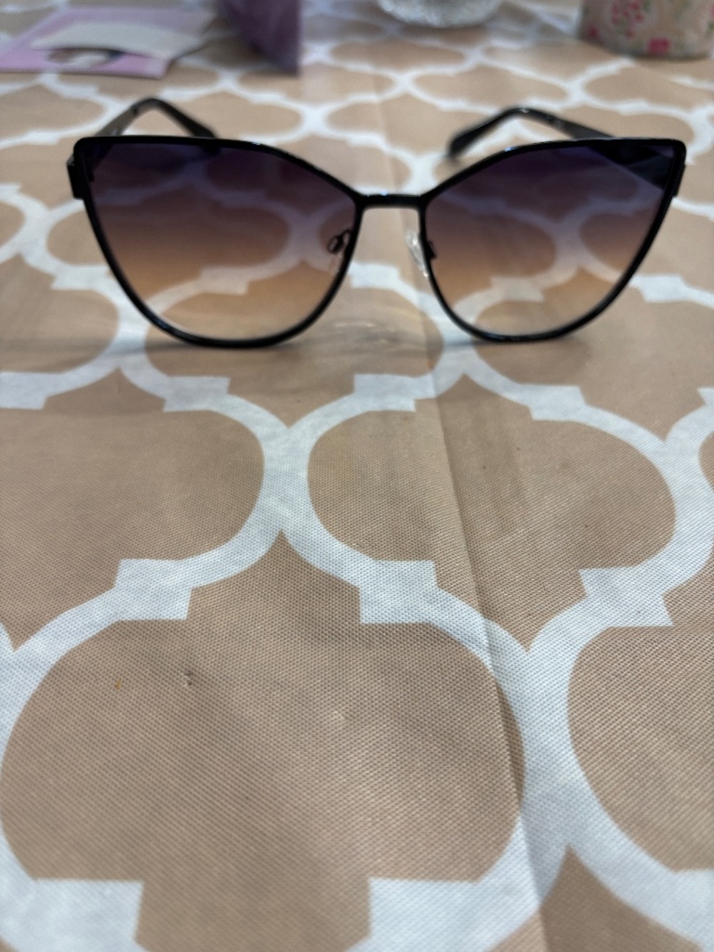 QUAY “In Pursuit” Sunglasses